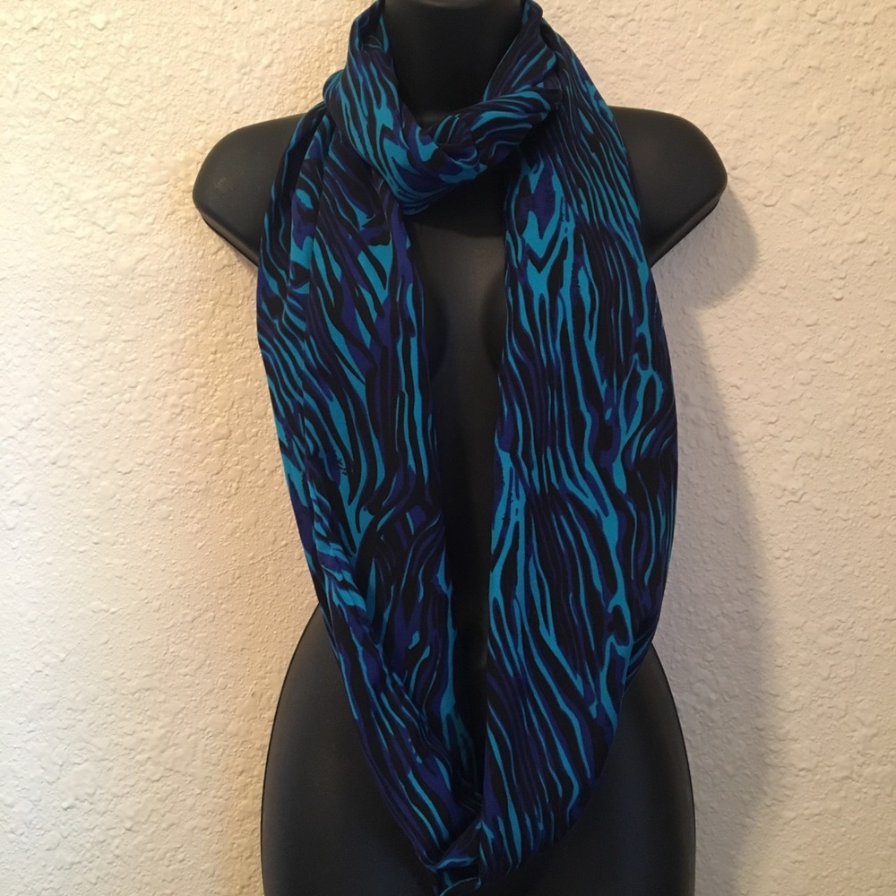 Blueberry scarf
